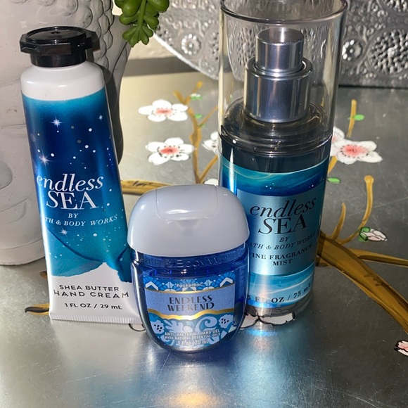 Bath & Body Works Other - Bath and Bodyworks travel size endless Sea Gift Set